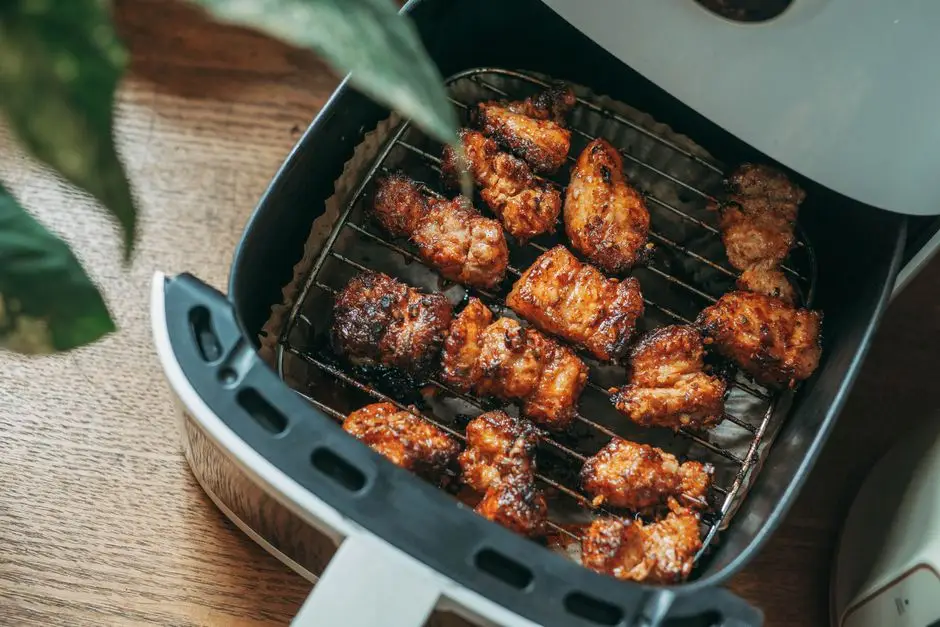 Alimento preparado em air fryer; imagem ilustrativa