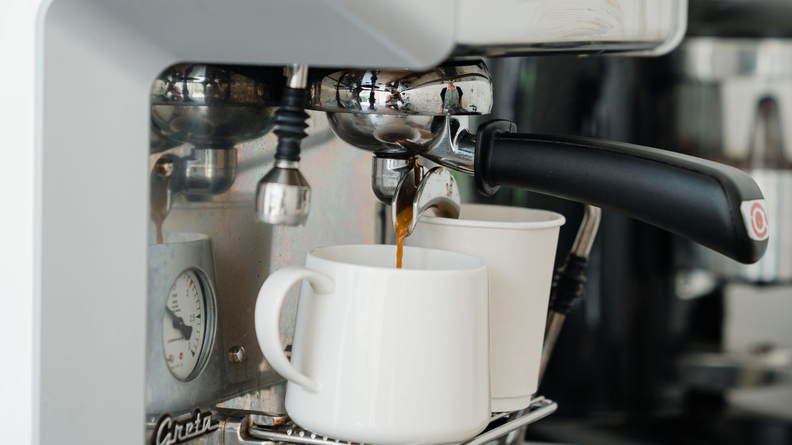 Dolce Gusto ou Nespresso: como escolher a cafeteira de cápsula ideal antes de comprar