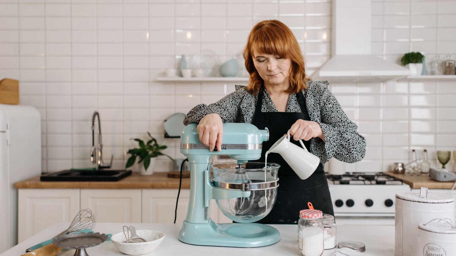 Batedeira ou mixer: qual o melhor para cada uso na cozinha?